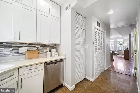 1327 Emerald St NE, Washington, DC 20002 photo 9