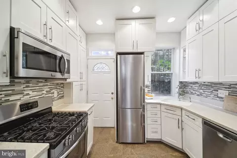 1327 Emerald St NE, Washington, DC 20002 photo 6