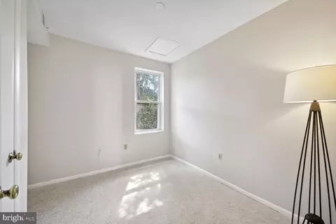 1327 Emerald St NE, Washington, DC 20002 photo 14