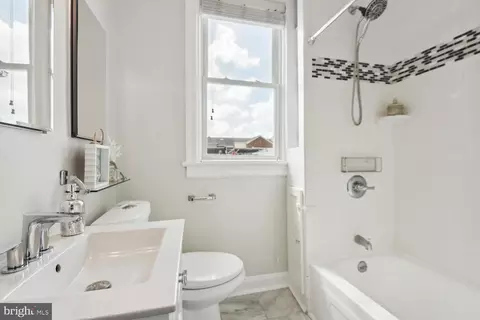 129 U St NE, Washington, DC 20002 photo 22