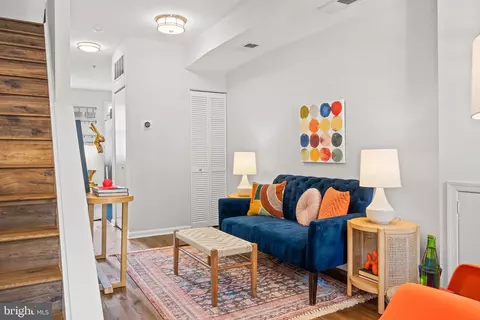 424 Oakdale Pl NW, Washington, DC 20001
