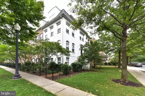819 G St SW, Washington, DC 20024