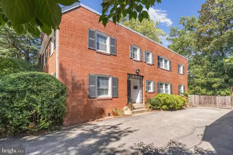 3713 Alton Pl NW, Washington, DC 20016