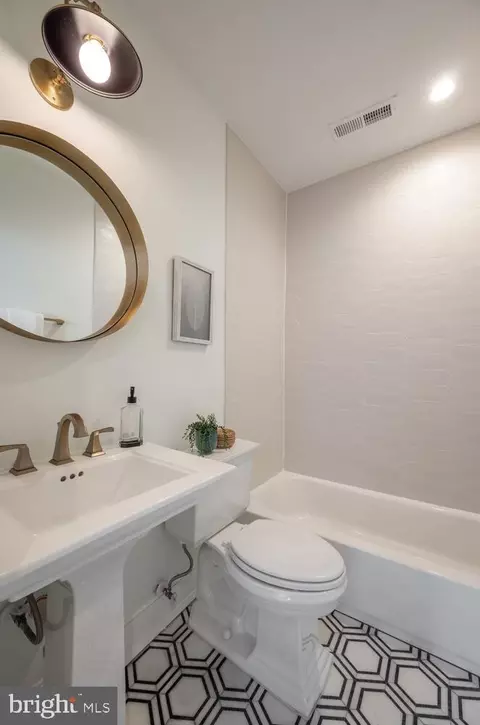 1121 C St NE, Washington, DC 20002 photo 26