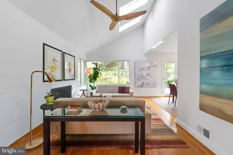 1611 45th St NW, Washington, DC 20007 photo 7