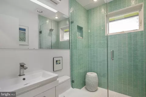 1611 45th St NW, Washington, DC 20007 photo 16