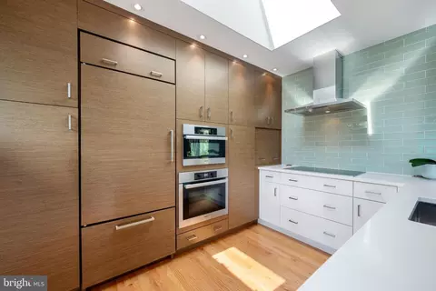 1611 45th St NW, Washington, DC 20007 photo 4
