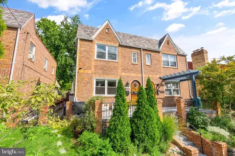 3121 18th St NE, Washington, DC 20018
