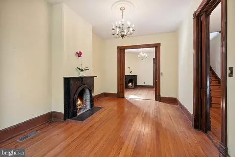319 9th St SE, Washington, DC 20003 photo 8