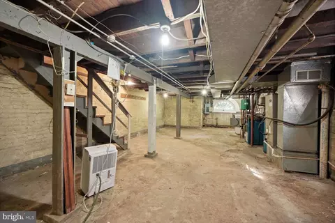 319 9th St SE, Washington, DC 20003 photo 31