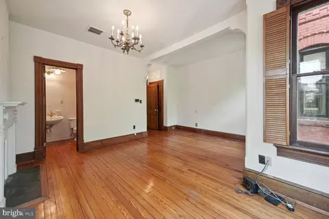 319 9th St SE, Washington, DC 20003 photo 22