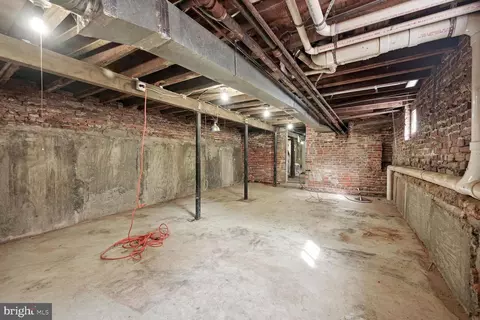 319 9th St SE, Washington, DC 20003 photo 32