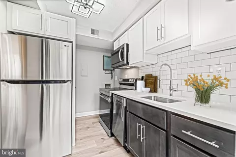 2118 Suitland Ter SE, Washington, DC 20020