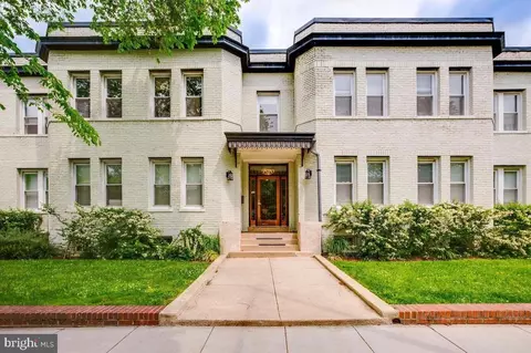 2 17th St SE #104, Washington, DC 20003
