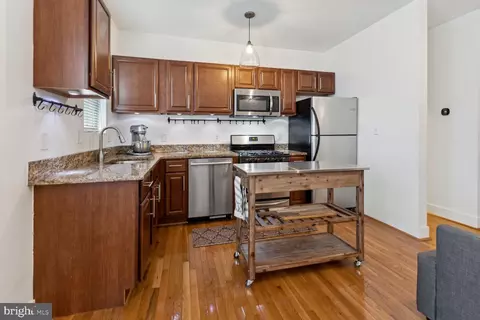 2 17th St SE #104, Washington, DC 20003 photo 2