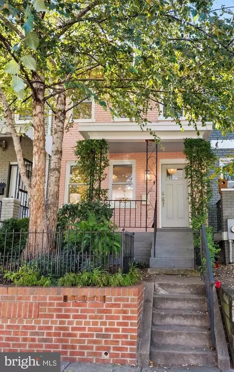 1146 Abbey Pl NE, Washington, DC 20002