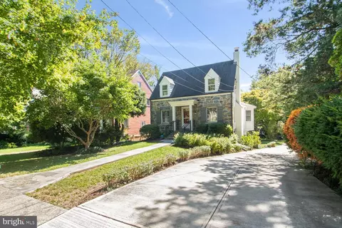 6415 Barnaby St NW, Washington, DC 20015