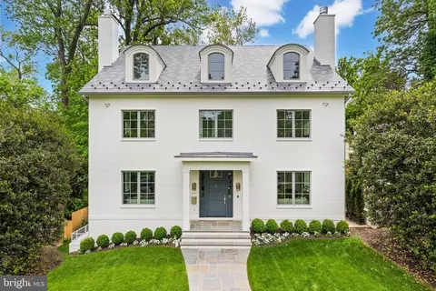 4526 Hawthorne St NW, Washington, DC 20016