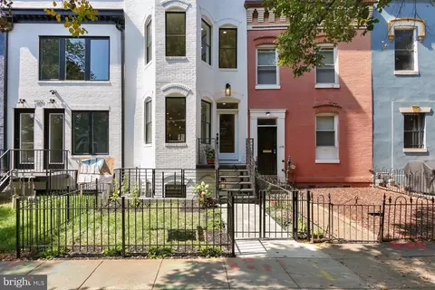 1034 5th St NE #1, Washington, DC 20002