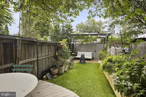 1113 C St NE, Washington, DC 20002 photo 37