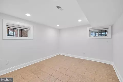 325 K St NE, Washington, DC 20002 photo 36