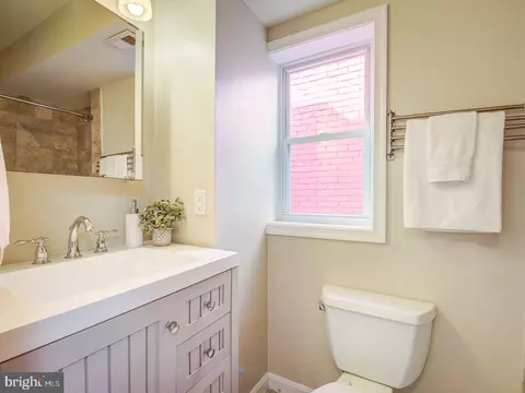 1341 Emerald St NE, Washington, DC 20002 photo 30