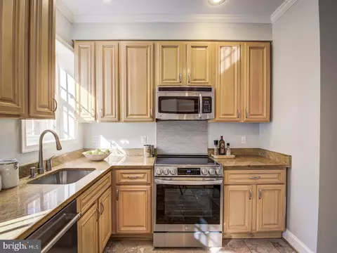 1341 Emerald St NE, Washington, DC 20002 photo 15