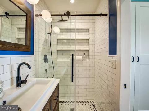 1341 Emerald St NE, Washington, DC 20002 photo 26