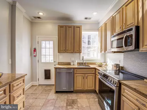 1341 Emerald St NE, Washington, DC 20002 photo 13