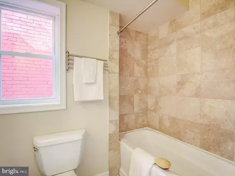 1341 Emerald St NE, Washington, DC 20002 photo 31