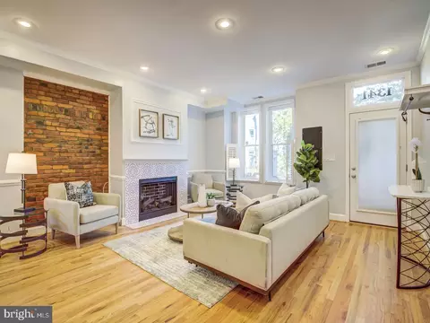1341 Emerald St NE, Washington, DC 20002 photo 2