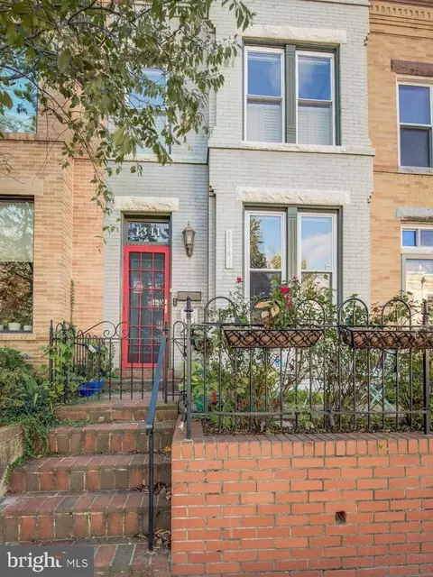1341 Emerald St NE, Washington, DC 20002