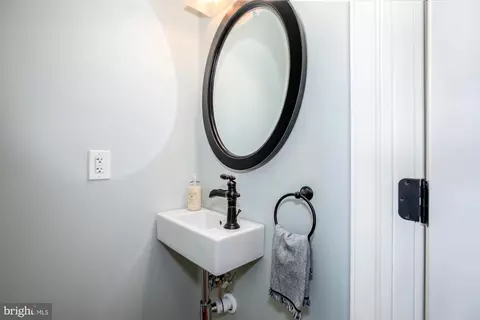 1620 A St SE #2, Washington, DC 20003 photo 7
