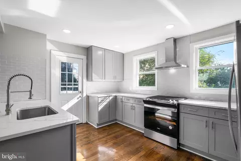 857 51st St NE, Washington, DC 20019