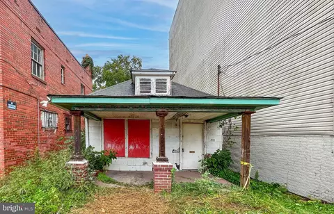 715 50th St NE, Washington, DC 20019