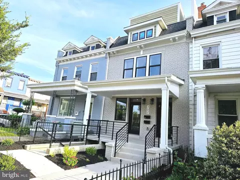 702 Otis Pl NW #B, Washington, DC 20010