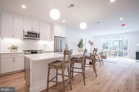 2217 40th Pl NW #11, Washington, DC 20007 photo 4