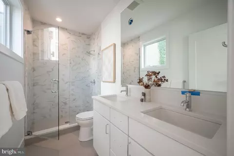 2217 40th Pl NW #11, Washington, DC 20007 photo 7