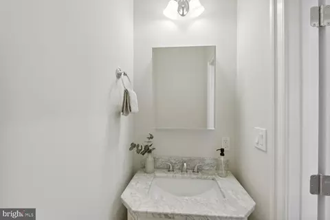 616 6th St NE, Washington, DC 20002 photo 13