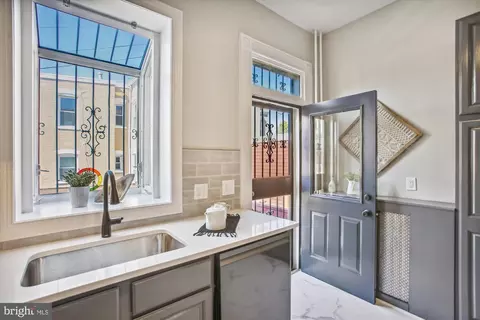 628 13th St NE, Washington, DC 20002 photo 15