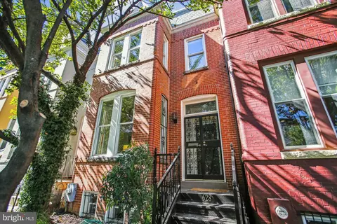 628 13th St NE, Washington, DC 20002
