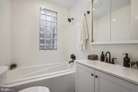 628 13th St NE, Washington, DC 20002 photo 27