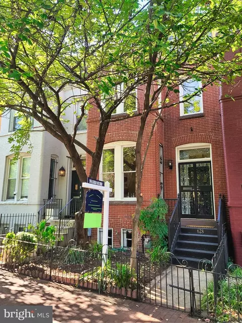 628 13th St NE, Washington, DC 20002 photo 2