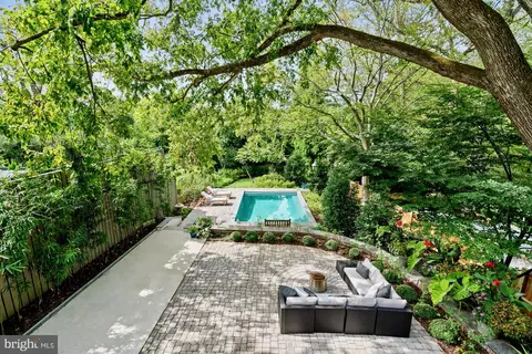 2236 49th St NW, Washington, DC 20007