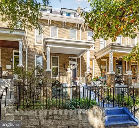 613 Princeton Pl NW, Washington, DC 20010