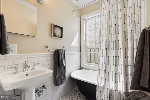 15 6th St NE, Washington, DC 20002 photo 27