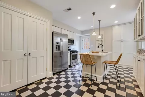 15 6th St NE, Washington, DC 20002 photo 14