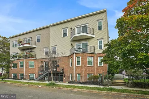 1704 E Street St NE #4, Washington, DC 20002 photo 4
