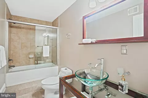 1704 E Street St NE #4, Washington, DC 20002 photo 30