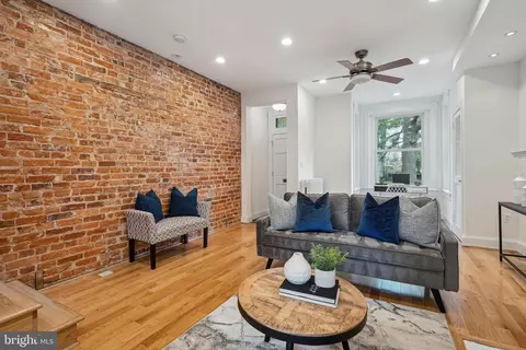 921 E Street St SE, Washington, DC 20003 photo 5